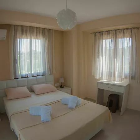 Ianthi Maisonettes *