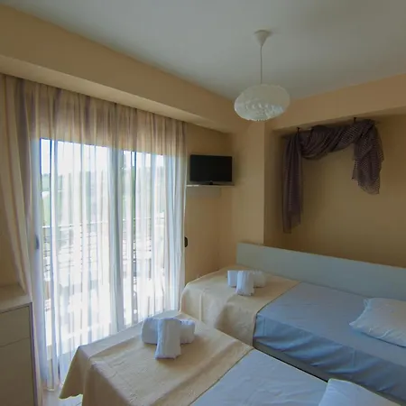 Ianthi Maisonettes Appartamento Nea Roda