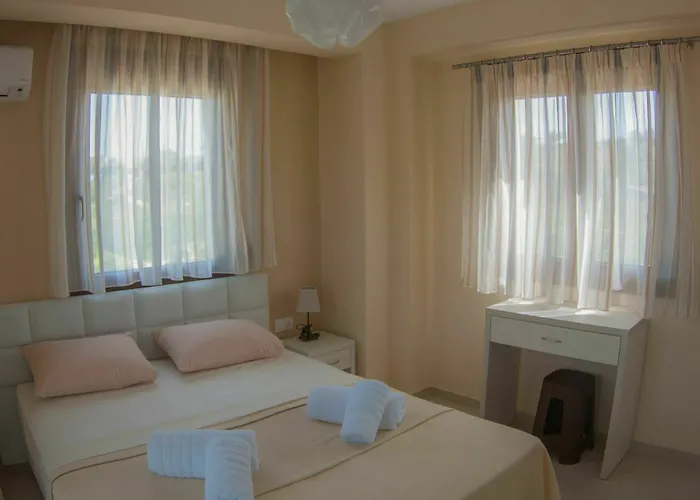 Ianthi Maisonettes *